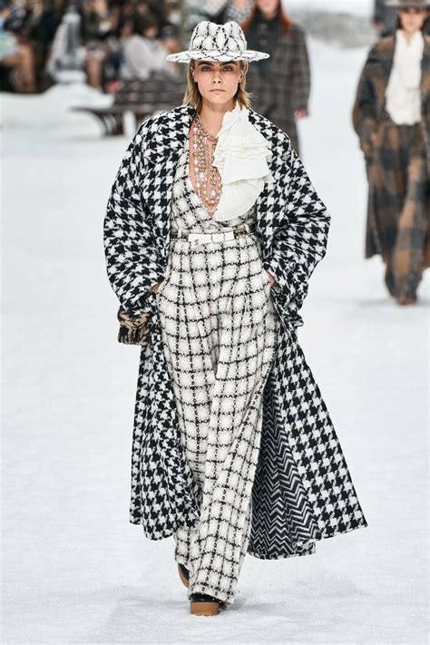 veste chanel femme 2019|Chanel runway dresses.